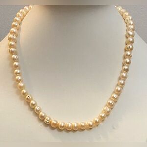 NEW Freshwater Cultured Pearl necklace